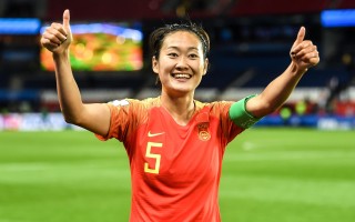 包含2023年女足世界杯，中国女足vs丹麦，王珊珊领衔首发，王霜、沈梦雨替补，如何评价本场比赛？的词条