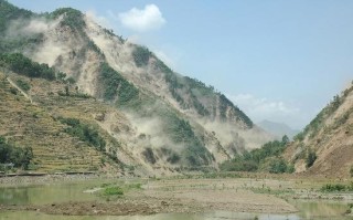 包含山东平原地震前后多地天空现诡异红光，济南地震监测中心称无法作为预测条件，红光是地震前兆吗？的词条